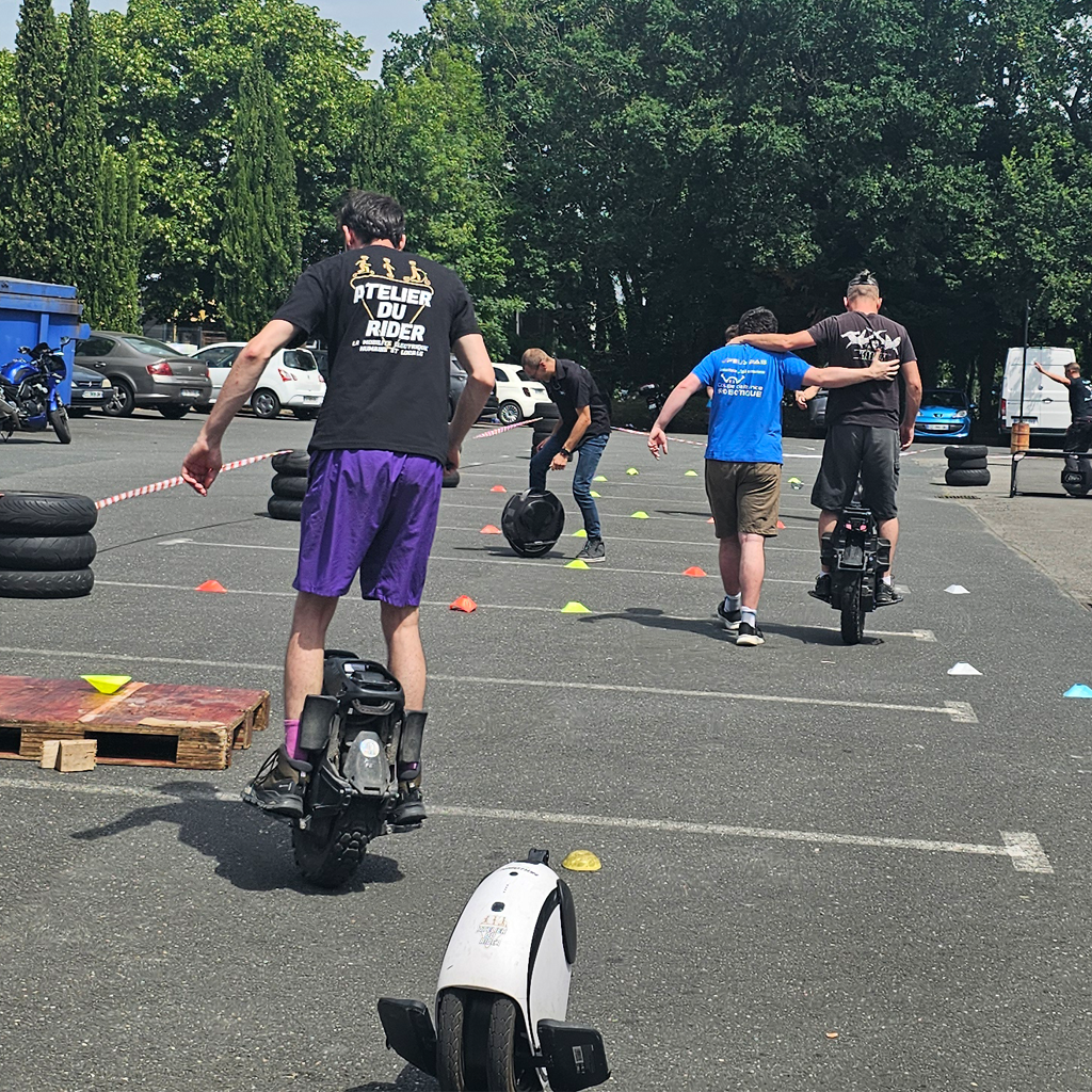 Ateliers du Grand Bi - Cours et Pratique de la Gyroroue à Lorient et mobilités douces dans le Morbihan